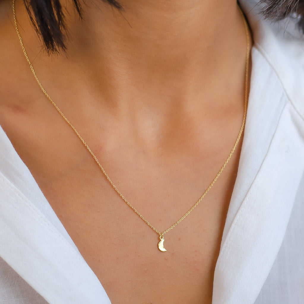 CLASSIC MOON GOLD NECKLACE
