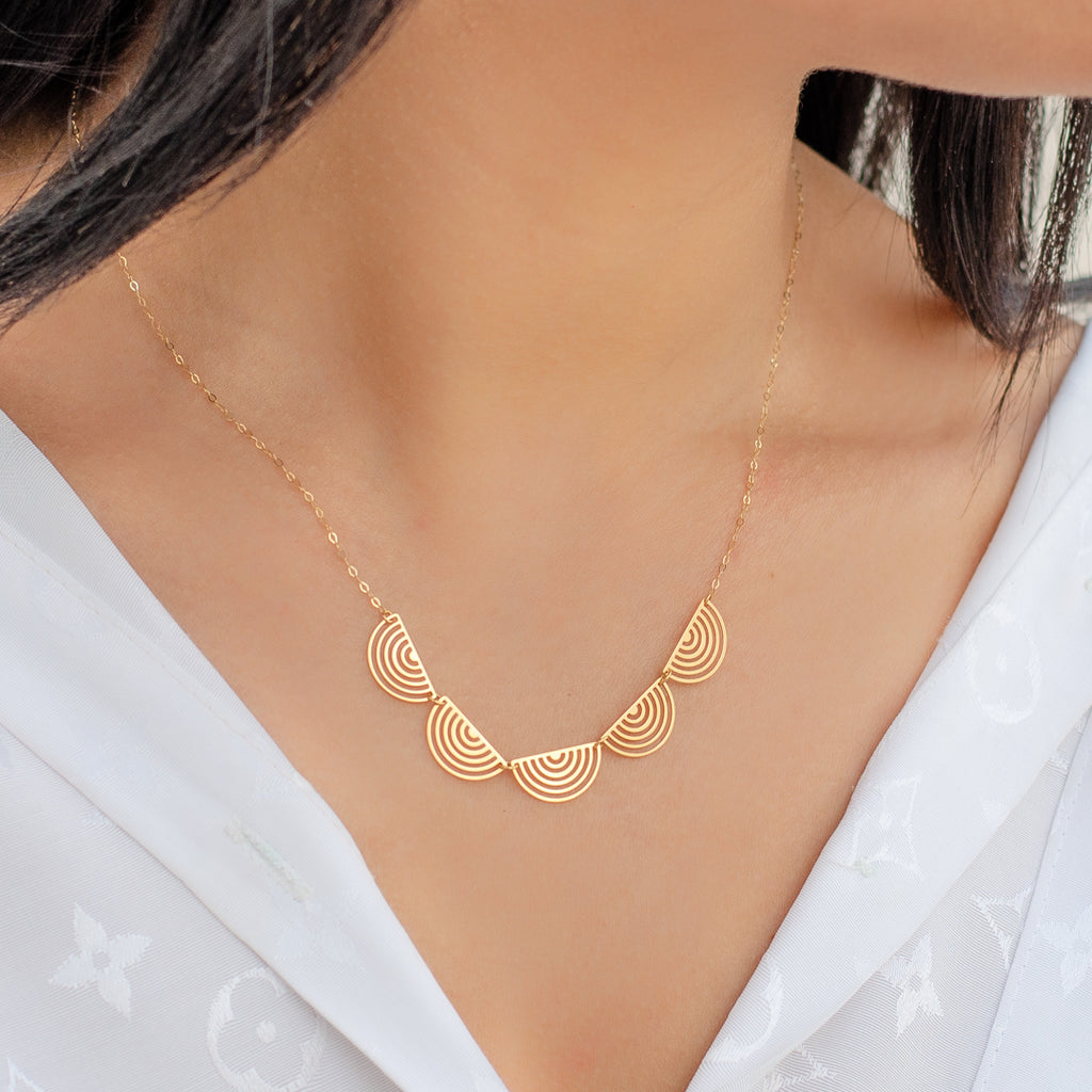 HALF ENGRAVED CIRCLES GOLD NECKLACE