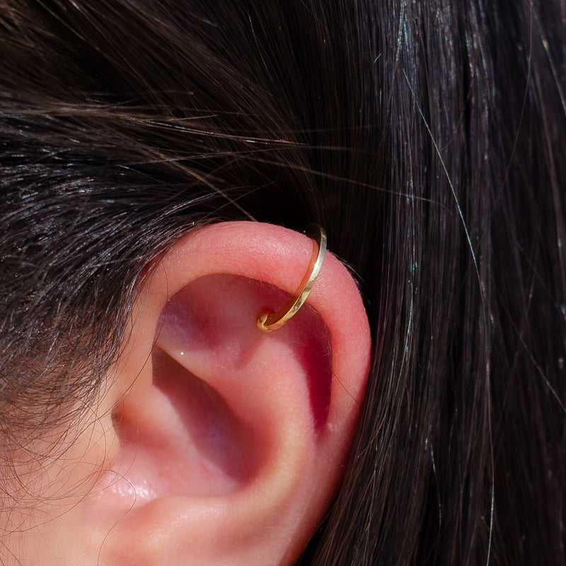 Flat Piercing With Hoop FLAT ROUND EAR CUFF GOLD PIERCING