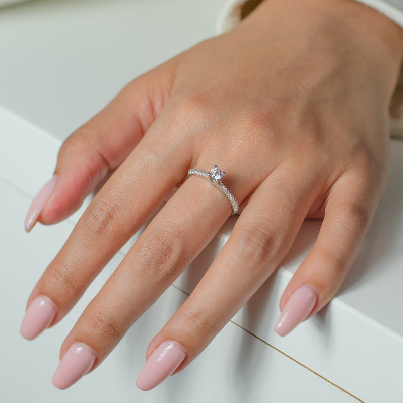TRENDY DIAMOND PROMISE RING