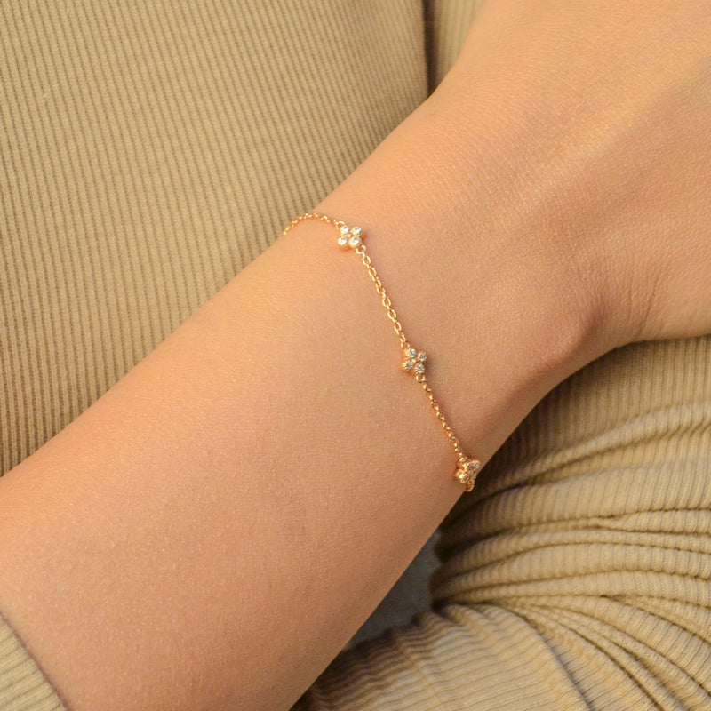STUNNING FOUR CLOVE DIAMOND BRACELET - Main Image