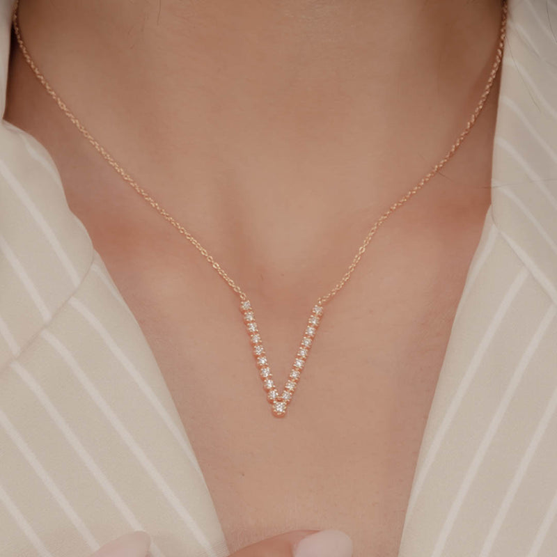 V-SHAPE ROUND STONES DIAMOND NECKLACE