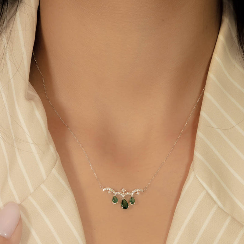 TRIO PEAR SHAPED DIAMOND NECKLACE
