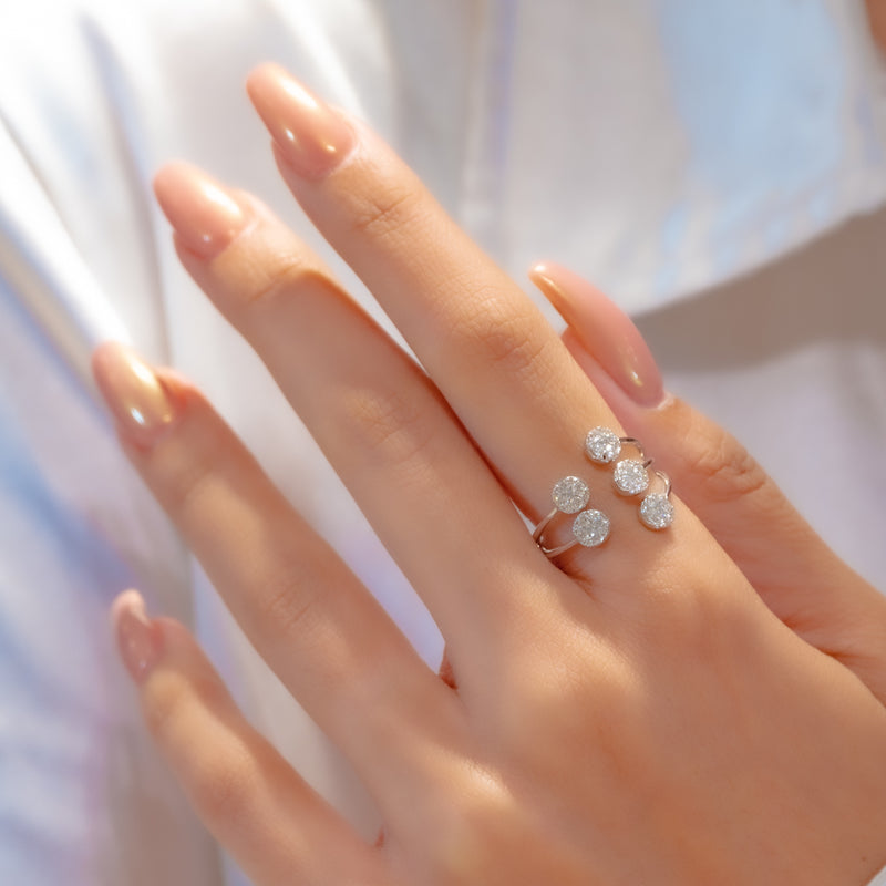 MULTI-ROUNDED SHAPES DIAMOND RING