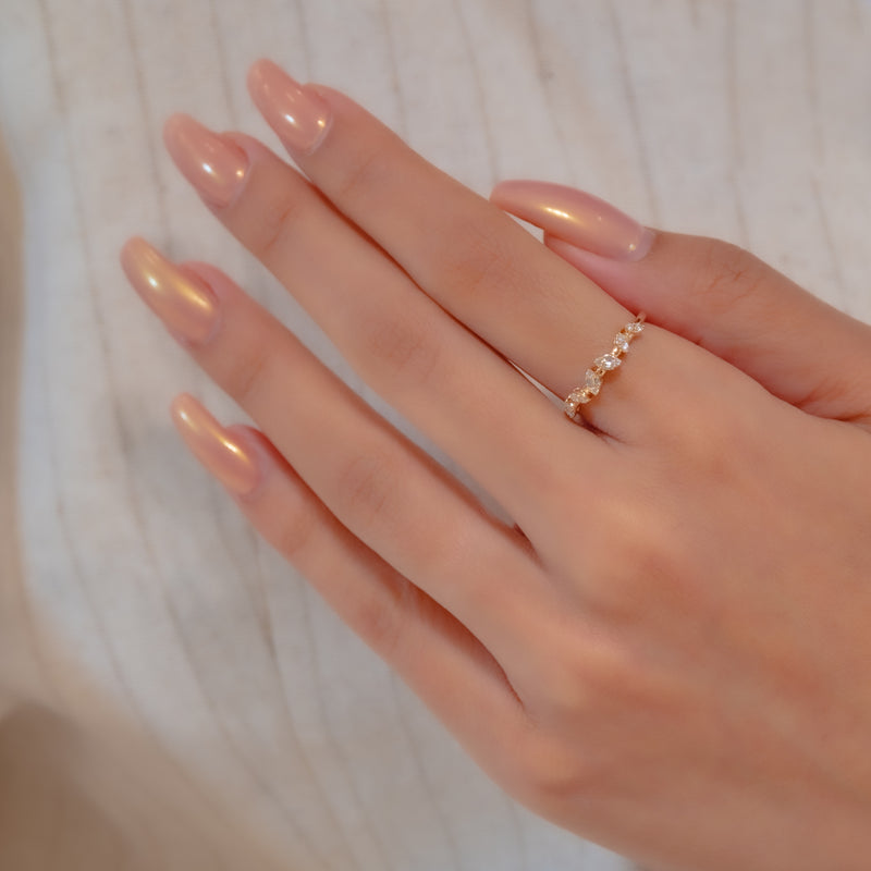 STUNNING MARQUISE DIAMOND RING