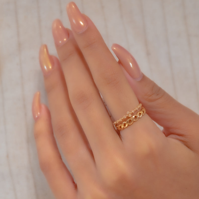 GOURMET WITH RADIANT LINED STONES DIAMOND RING