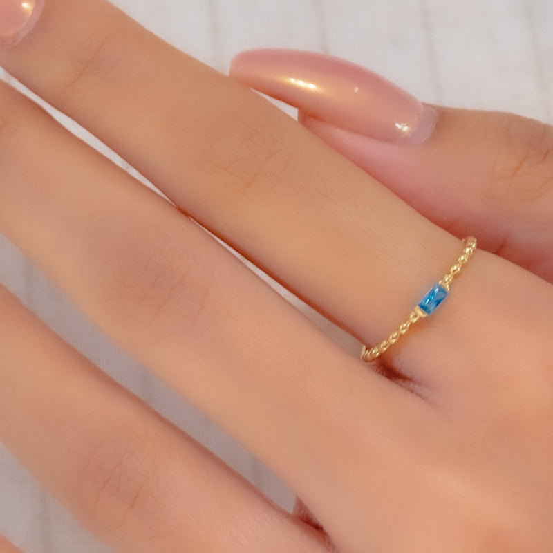 LITTLE BEADED RECTANGLE GOLD RING