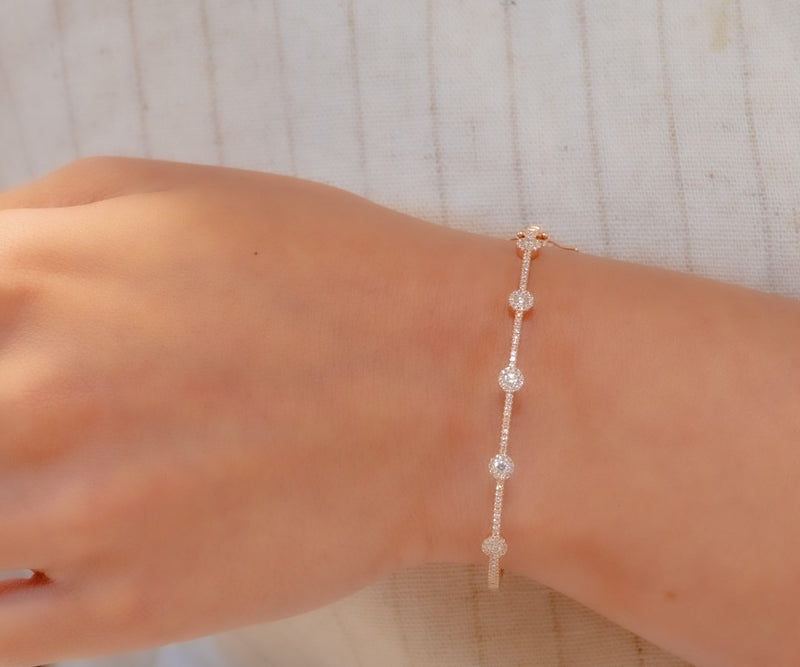 STUNNING ROUNDS BANGLE DIAMOND BRACELET