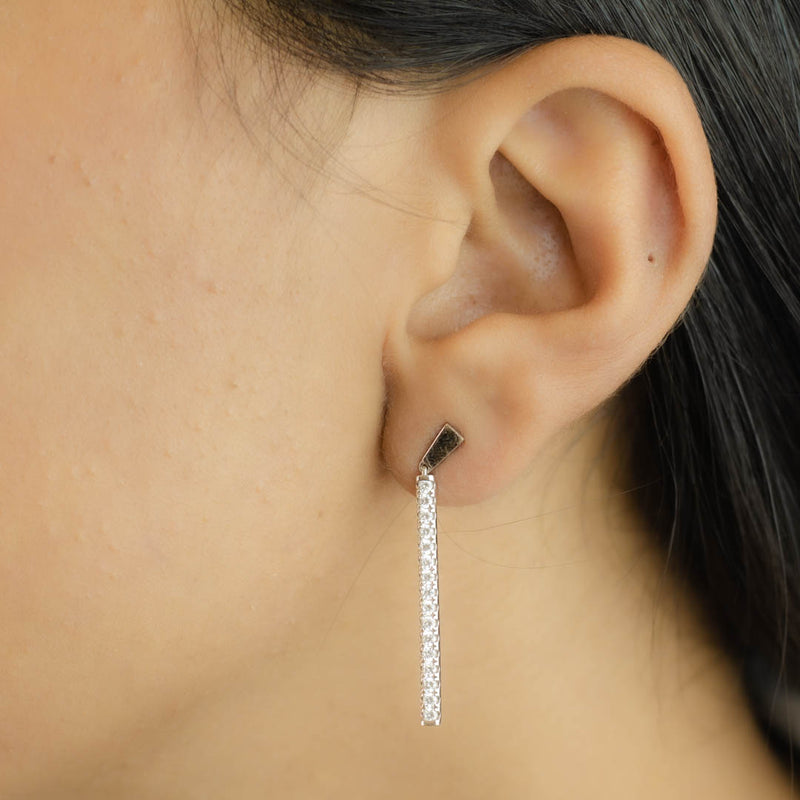 GLAM BAR STUD DIAMOND EARRING