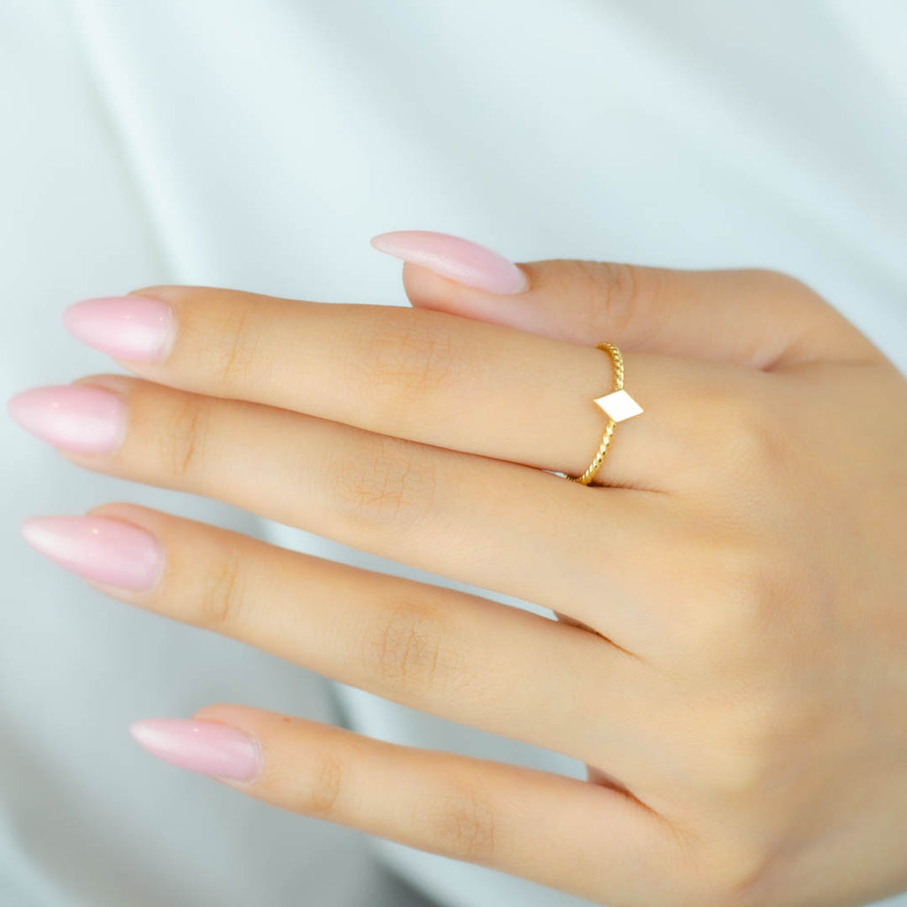 TWISTED RHOMBUS GOLD RING