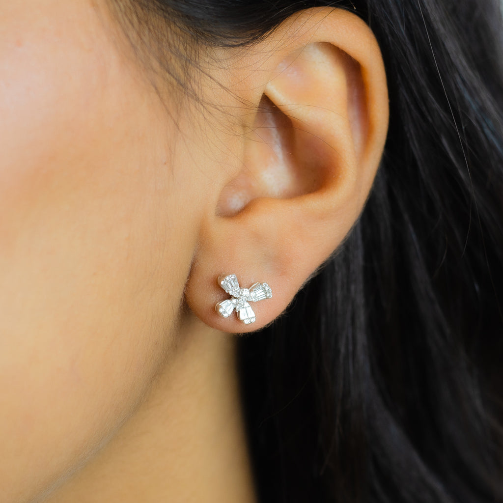 SHINNY BUTTERFLY STUD DIAMOND EARRING