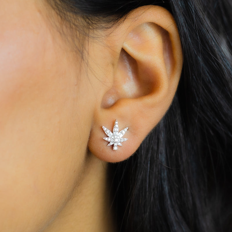 MAPLE LEAF STUD DIAMOND EARRING