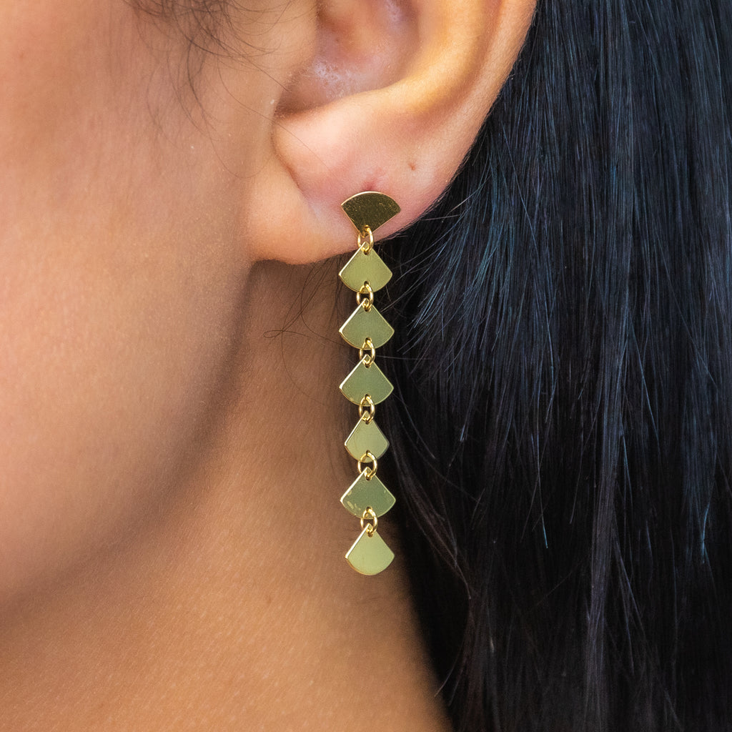 LINKED FISHTAIL STUD GOLD EARRING