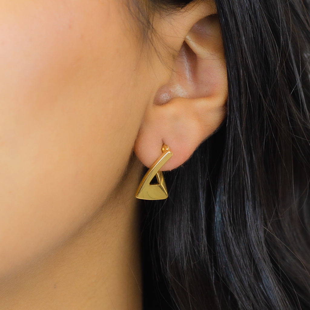 LOOPED TRIANGLE STUD GOLD EARRING