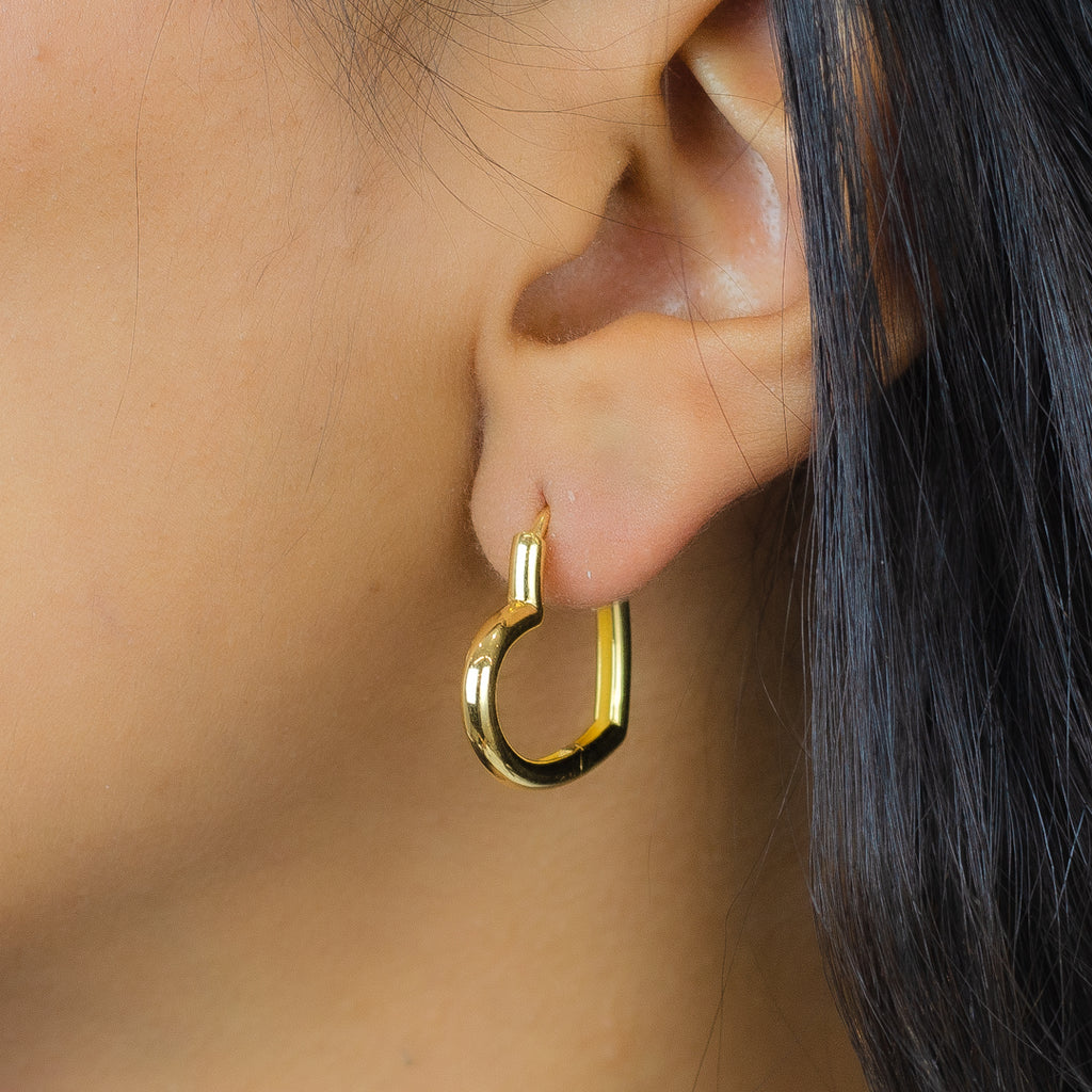 CLASSIC HEART HOOP GOLD EARRING