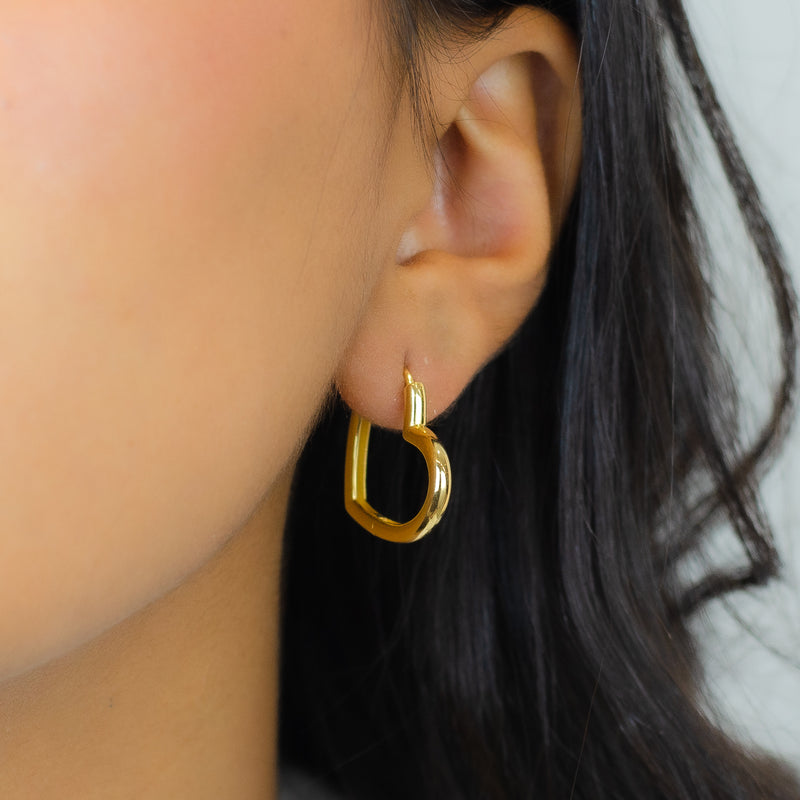 CLASSIC HEART HOOP GOLD EARRING