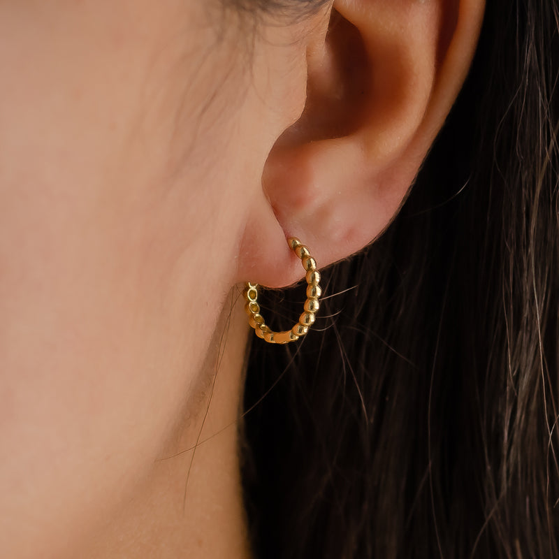 CONNECTED BEADS HOOP GOLD EARRING