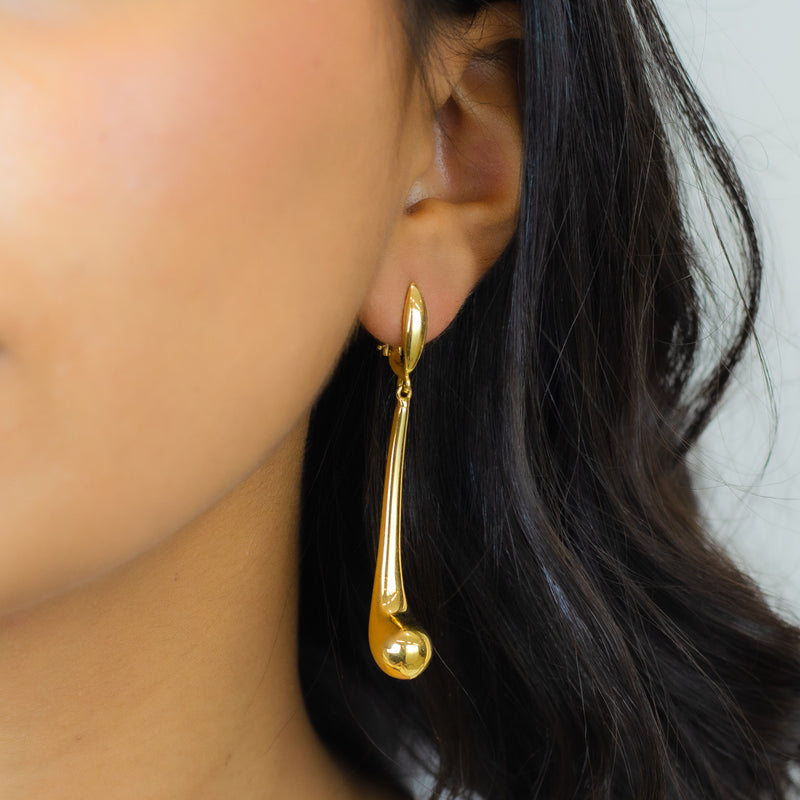 LONG BLOWNED TEARDROP STUD GOLD EARRING