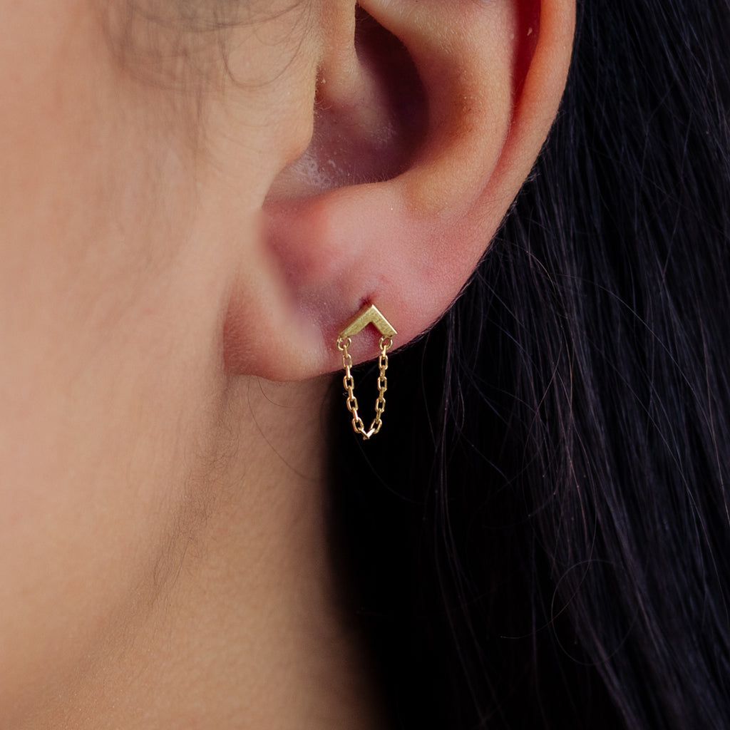 ARROW WITH DROPPING CHAIN GOLD EARRING