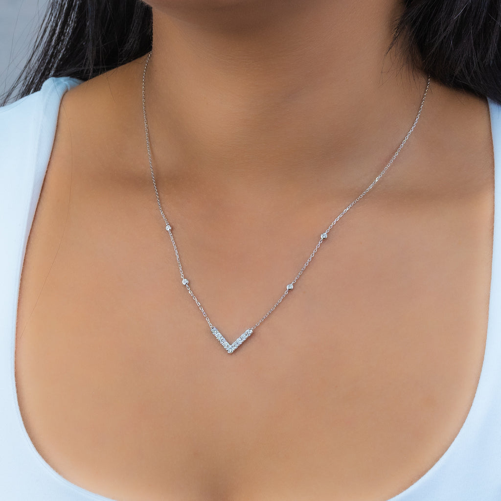 TINY V-SHAPED DIAMOND NECKLACE