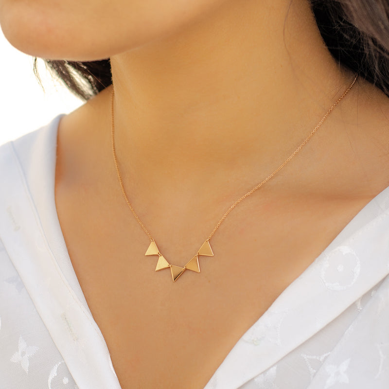 TRENDY TRIANGLES GOLD NECKLACE