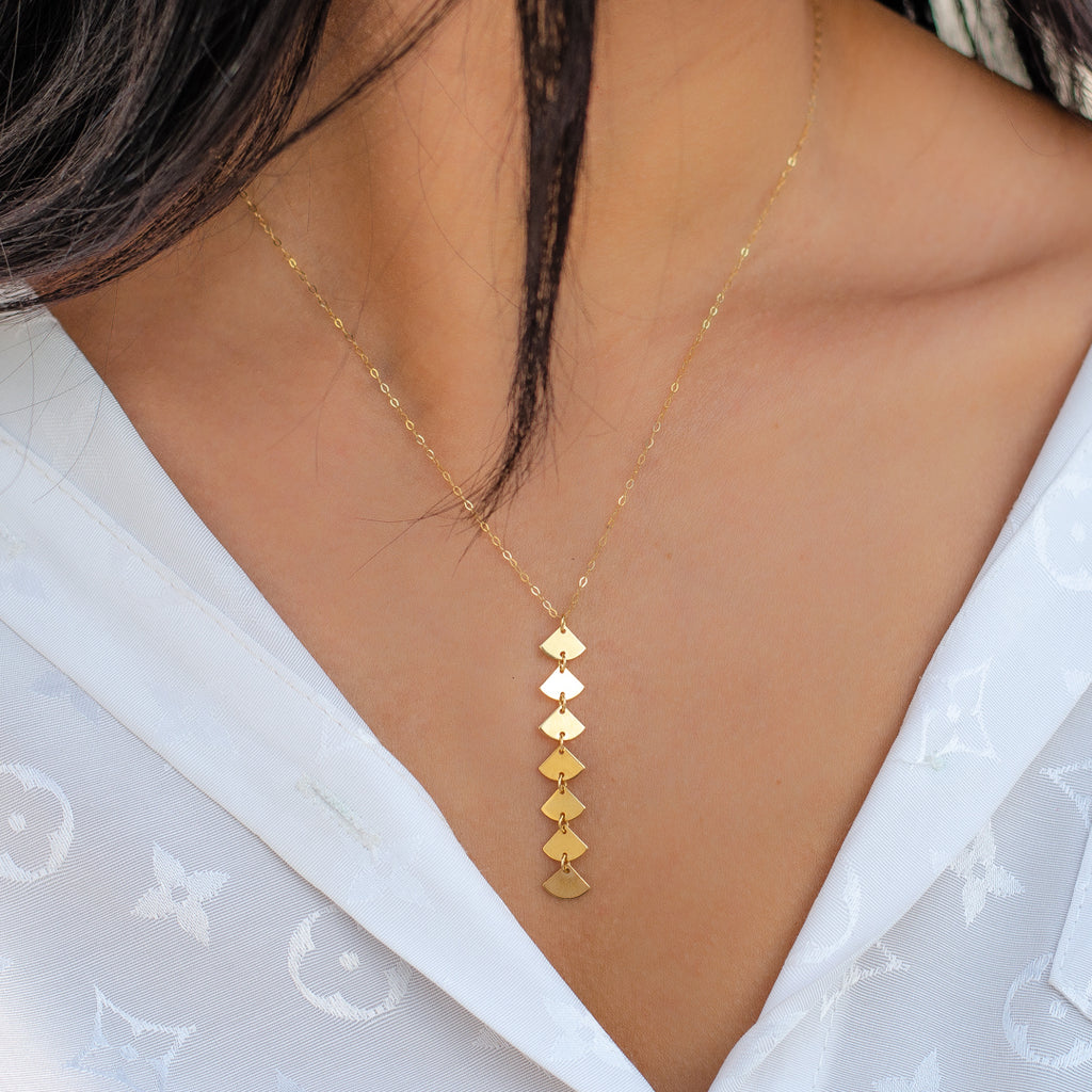 LINKED FISHTAIL GOLD NECKLACE