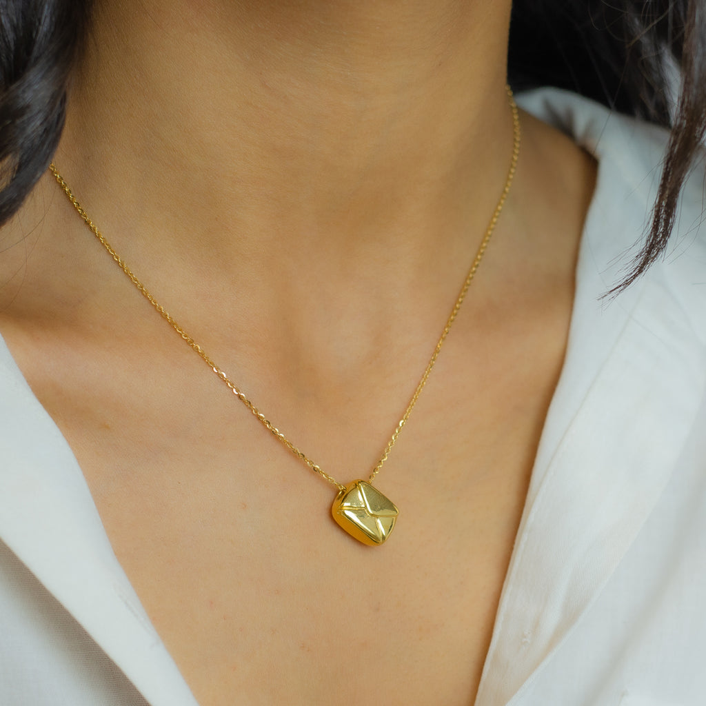 PUFFY ENVELOPE PENDANT GOLD NECKLACE