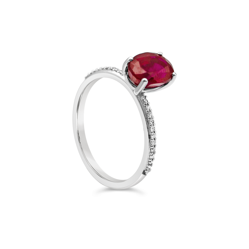 SHINNY BAND WITH RUBY OVAL DIAMOND RING