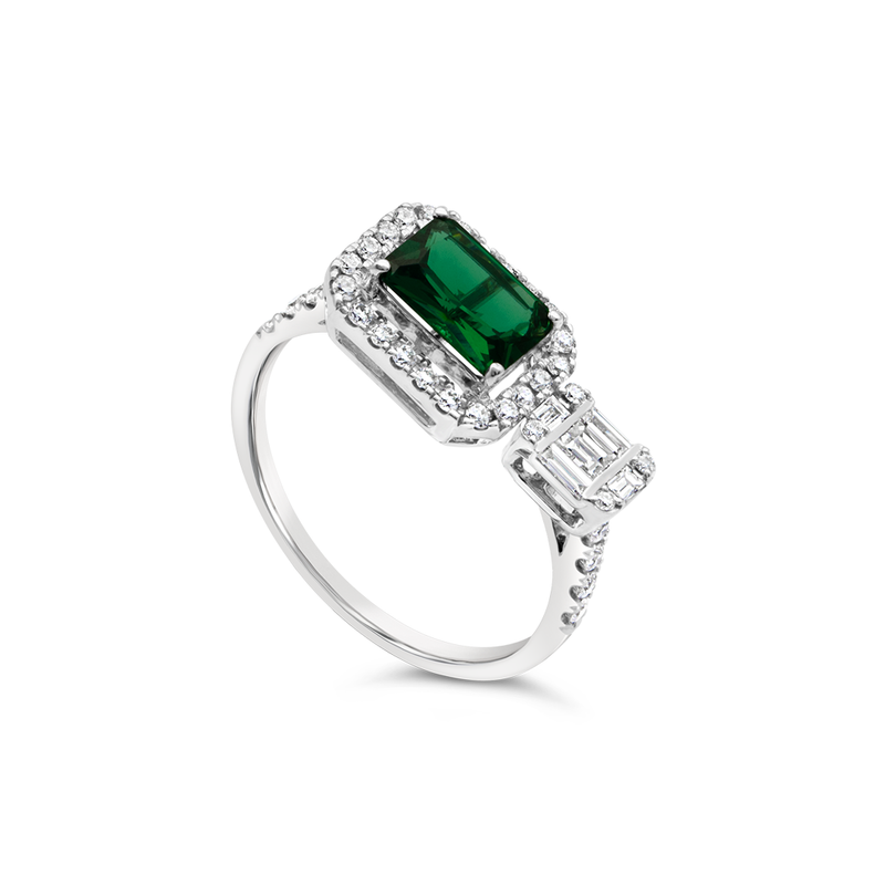 ELEGANT EMERALD BAGUETTE  DIAMOND RING