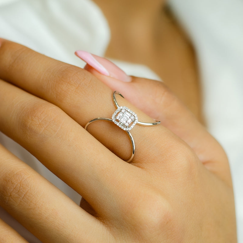 SQUARED X-SHAPED DIAMOND RING