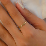 SIMPLE TWISTED GOLD BAND