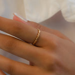SHINNY COILED GOLD BAND