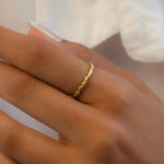 SHINNY COILED GOLD BAND