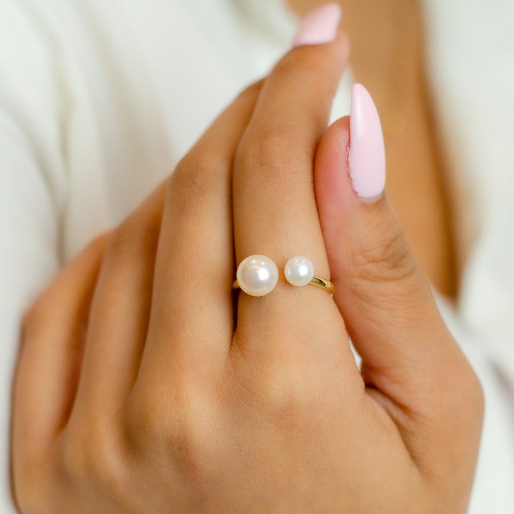 TWIN PEARL OPEN BAND GOLD RING