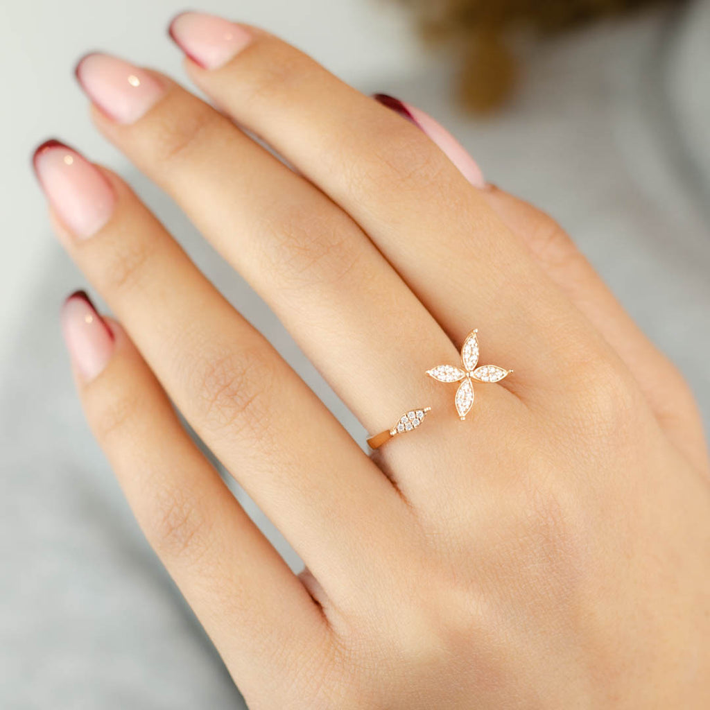 OPEN FLORAL BAND DIAMOND RING