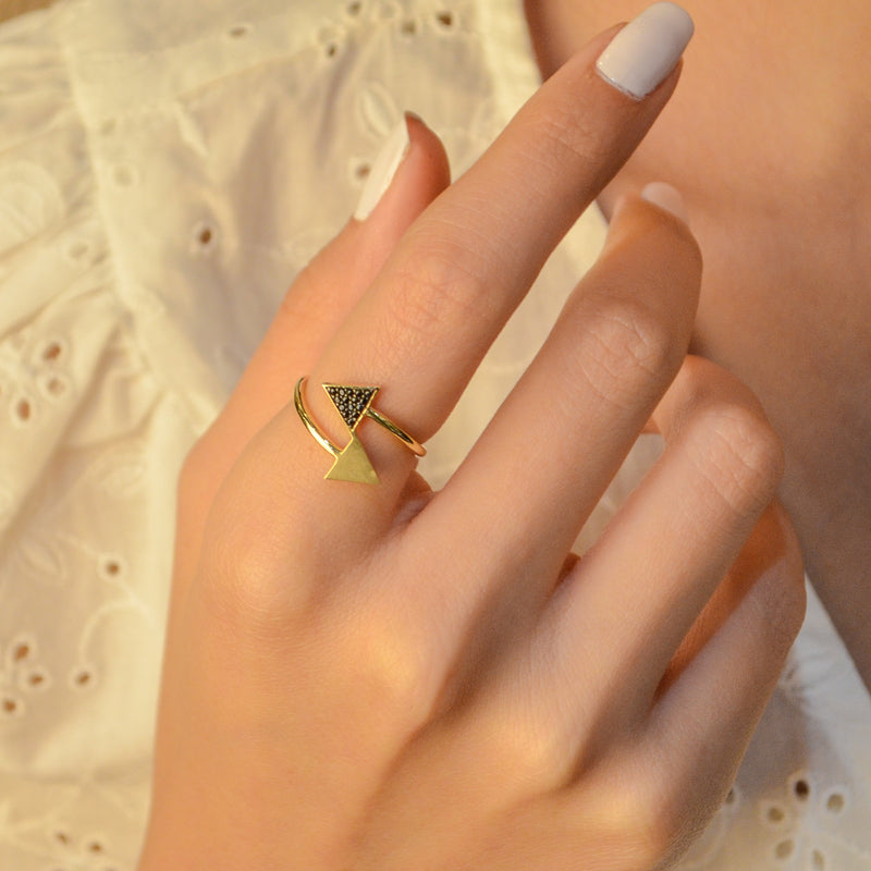 CZ WRAPPED BLACK & PLAIN TRIANGLES GOLD RING